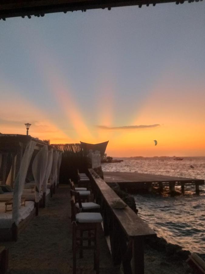 איילה גראנדה Hotel Sunsets Del Rosario מראה חיצוני תמונה